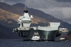 HMS Queen Elizabeth Leaves Glenmallan For Rosyth