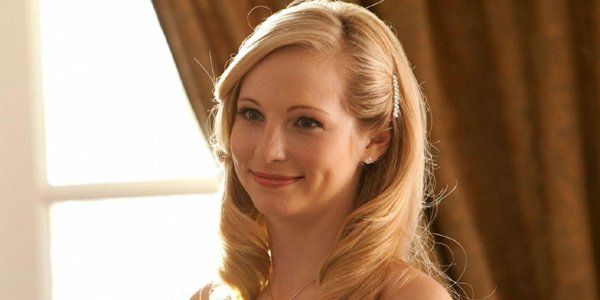 Yes That Was The Vampire Diaries Candice King As An Alien On The Orville Cinemablend