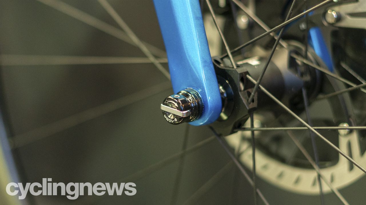 SwiftCarbon RaceVox thru-axle