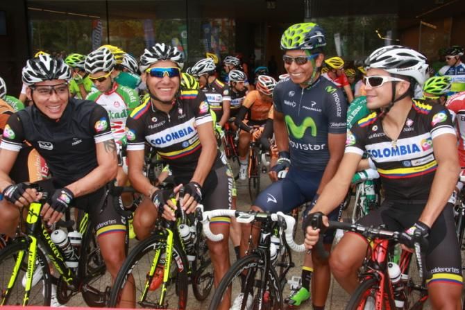 Nairo Quintana between Colombia riders