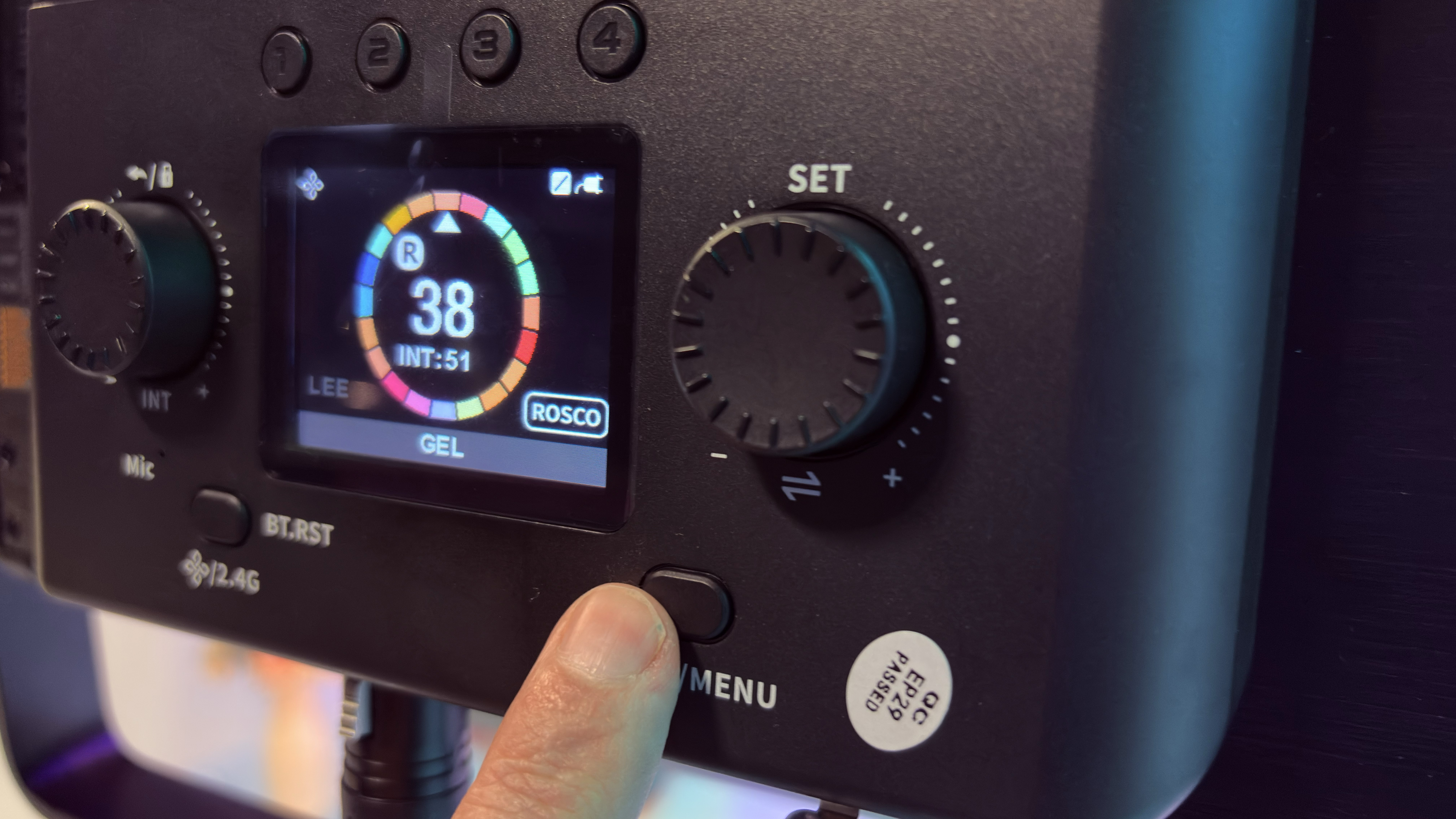 Close-up of the LED’s rear display showing the adjustable properties of the GEL mode