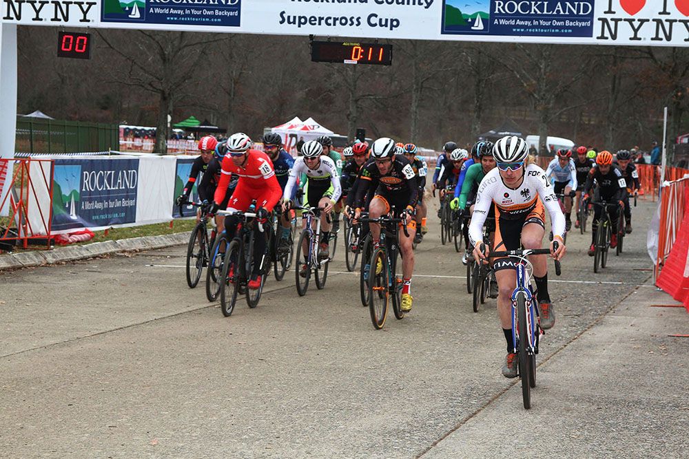 Men&acirc;s field starts the second ronde.