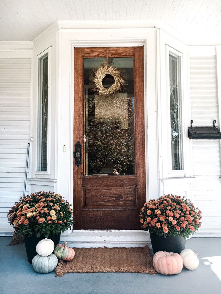 12 fall front door decor ideas for a stylish seasonal display