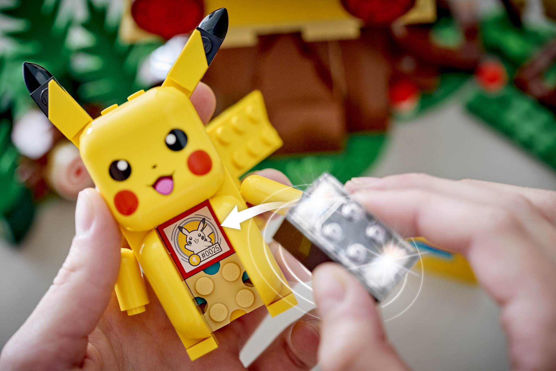 LEGO Pokémon SMART PLAY Pikachu treehouse set