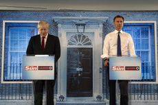PORTSMOUTH, ENGLAND - JUNE 26: Boris Johnson and Jeremy Hunt take part in a Hustings debate hosted by the Sun/Talk Radio at Talk Radio in The News Building on July 15, 2019 in London, England