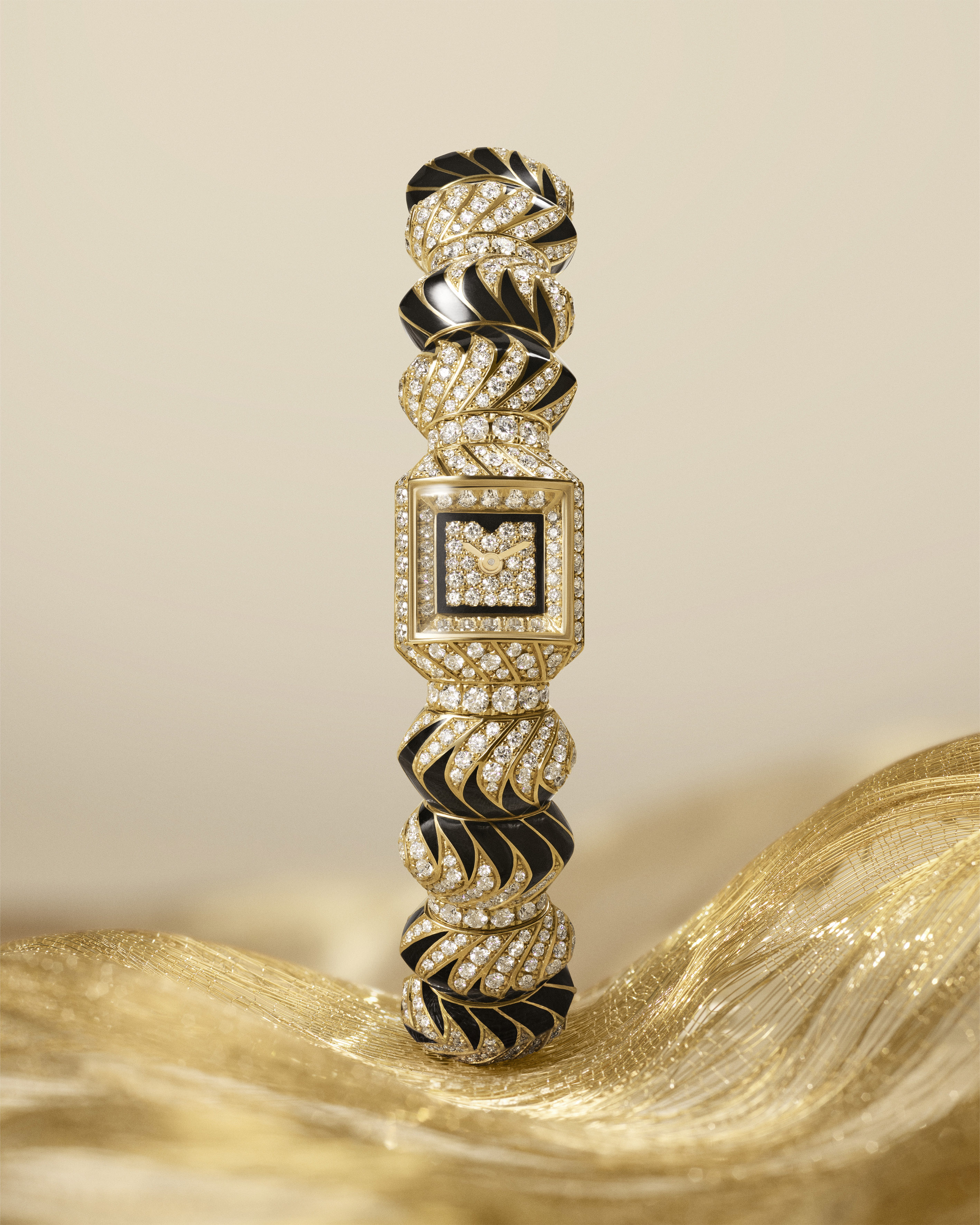 Jewellery-like watch