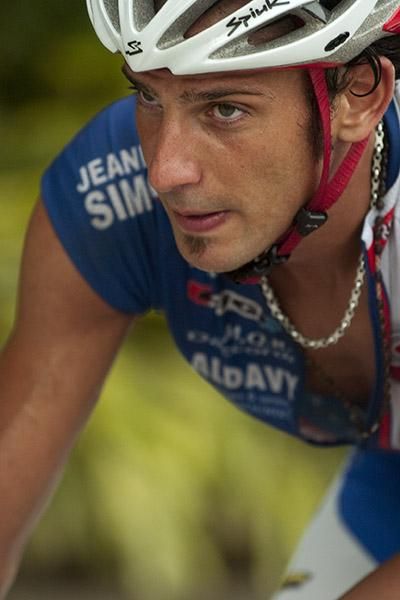 Stephan Cohnen (Continental Team Differdange) punctured just after the feed zone which ended his rhythm and from then on it was only a matter of time.