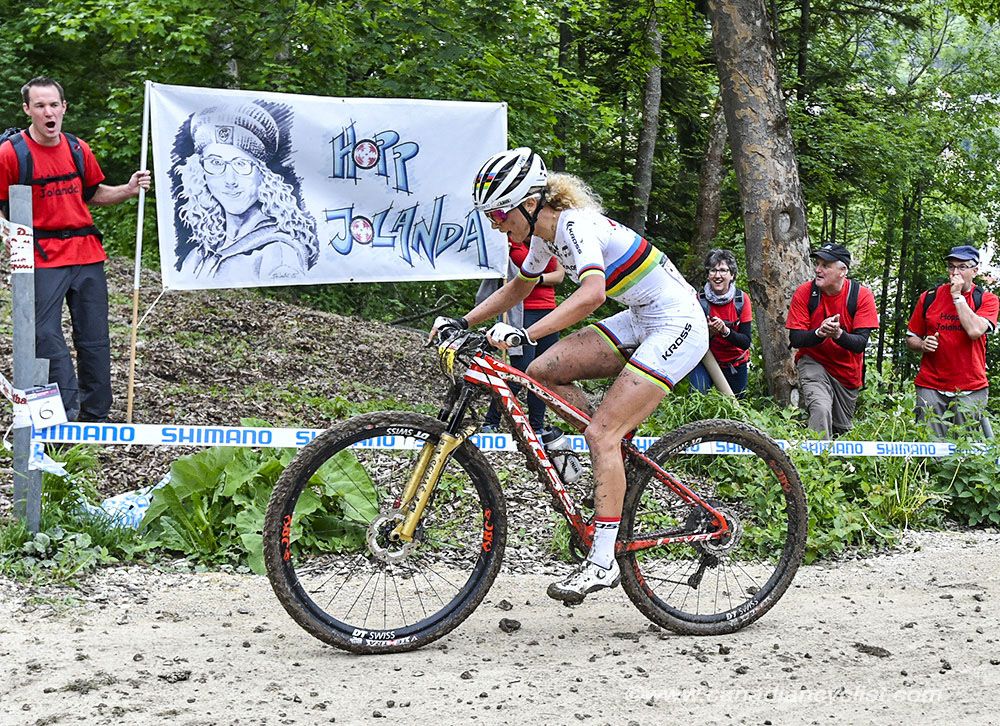 Jolanda Neff (Kross Racing Team) on the way to victory in round 2 of the World Cup