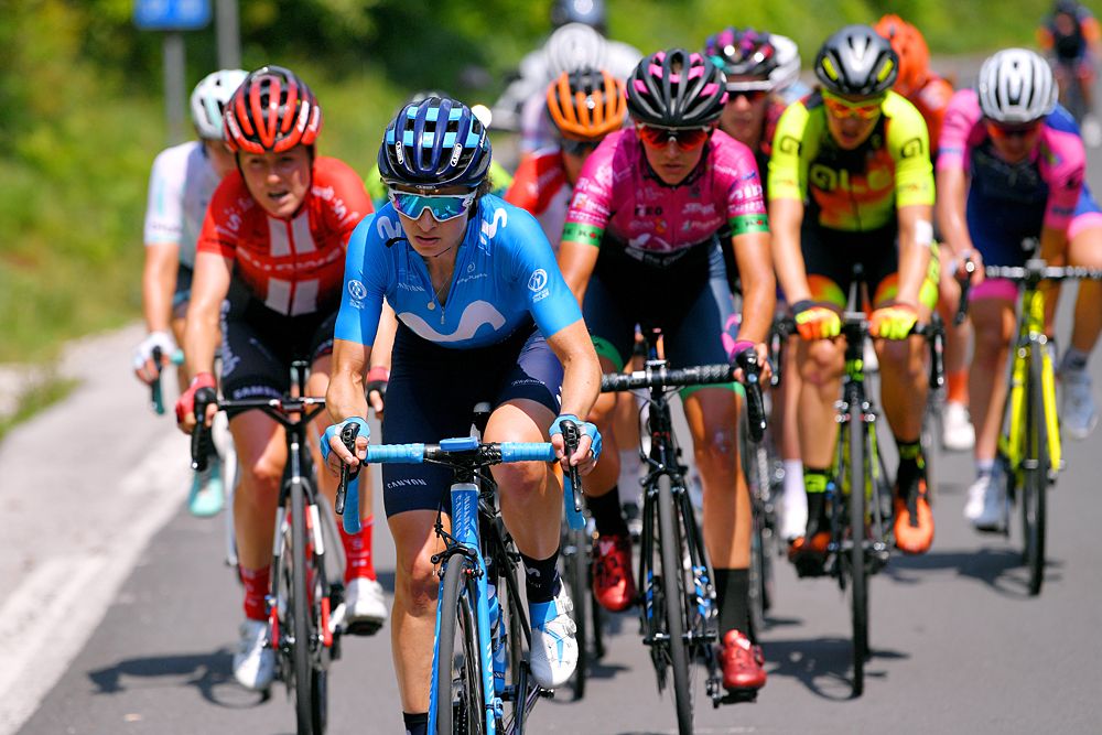 Malgorzta Jasinska, Floortje Mackaij in the move at the stage 8 of the Giro Rosa