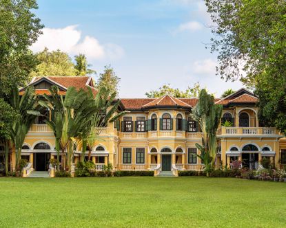 Guest can stay at the Governor's Mansion in Phuket with Airbnb | Livingetc