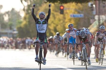 Hilton Clarke (Bahati Foundation Pro Cycling) won the bunch sprint in the men's race.