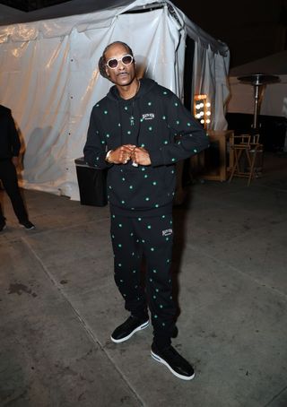 Snoop Dogg attends 2023 Baby2Baby Gala Presented By Paul Mitchell at Pacific Design Center on November 11, 2023 in West Hollywood, California.
