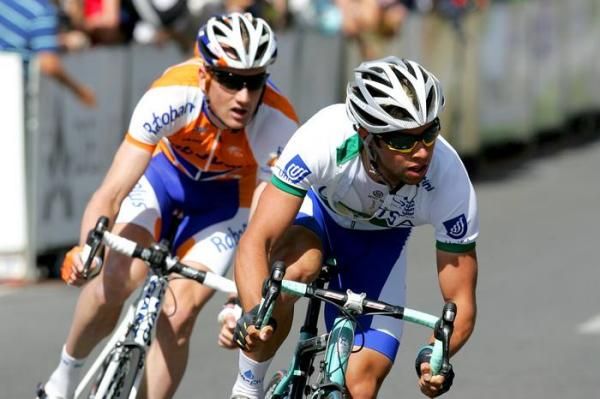 Michael Matthews (Uni SA) leads an early break.
