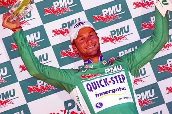 Boonen has the green back and is therefore in a good mood.