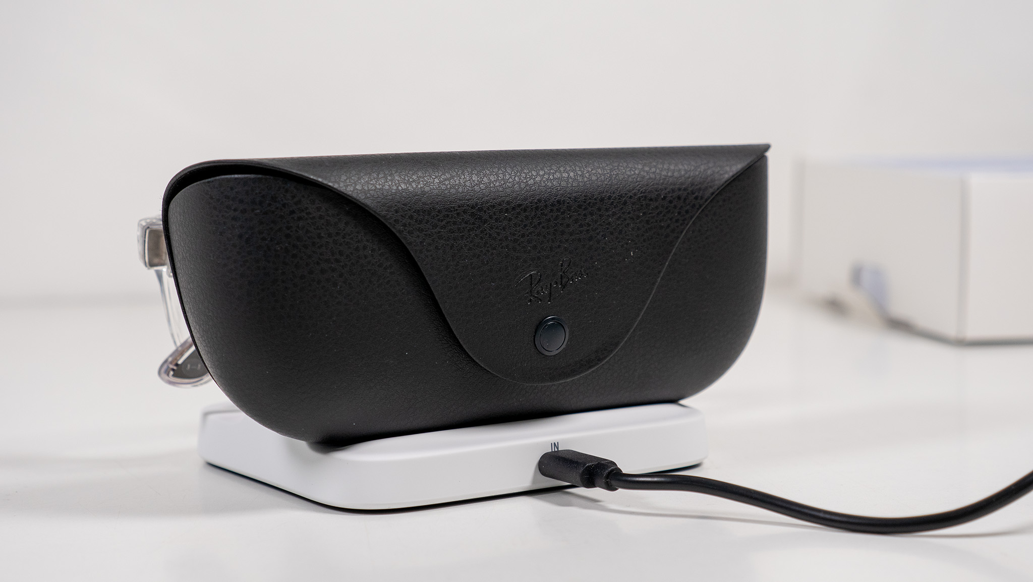 The AMVR Ray-Ban Meta charging dock