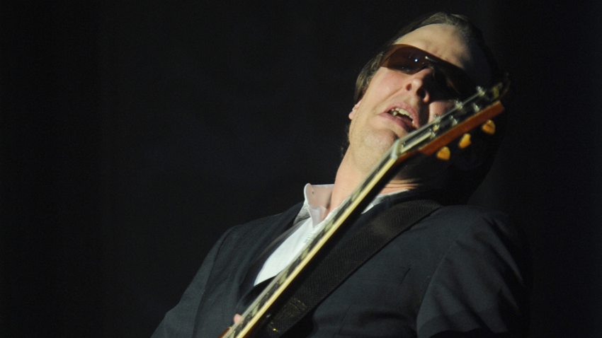 Glenn Hughes has blamed Joe Bonamassa for Black Country Communion&#039;s lack of live dates. &quot;It went from slightly annoying to supremely not cool,&quot; says Bonamassa.