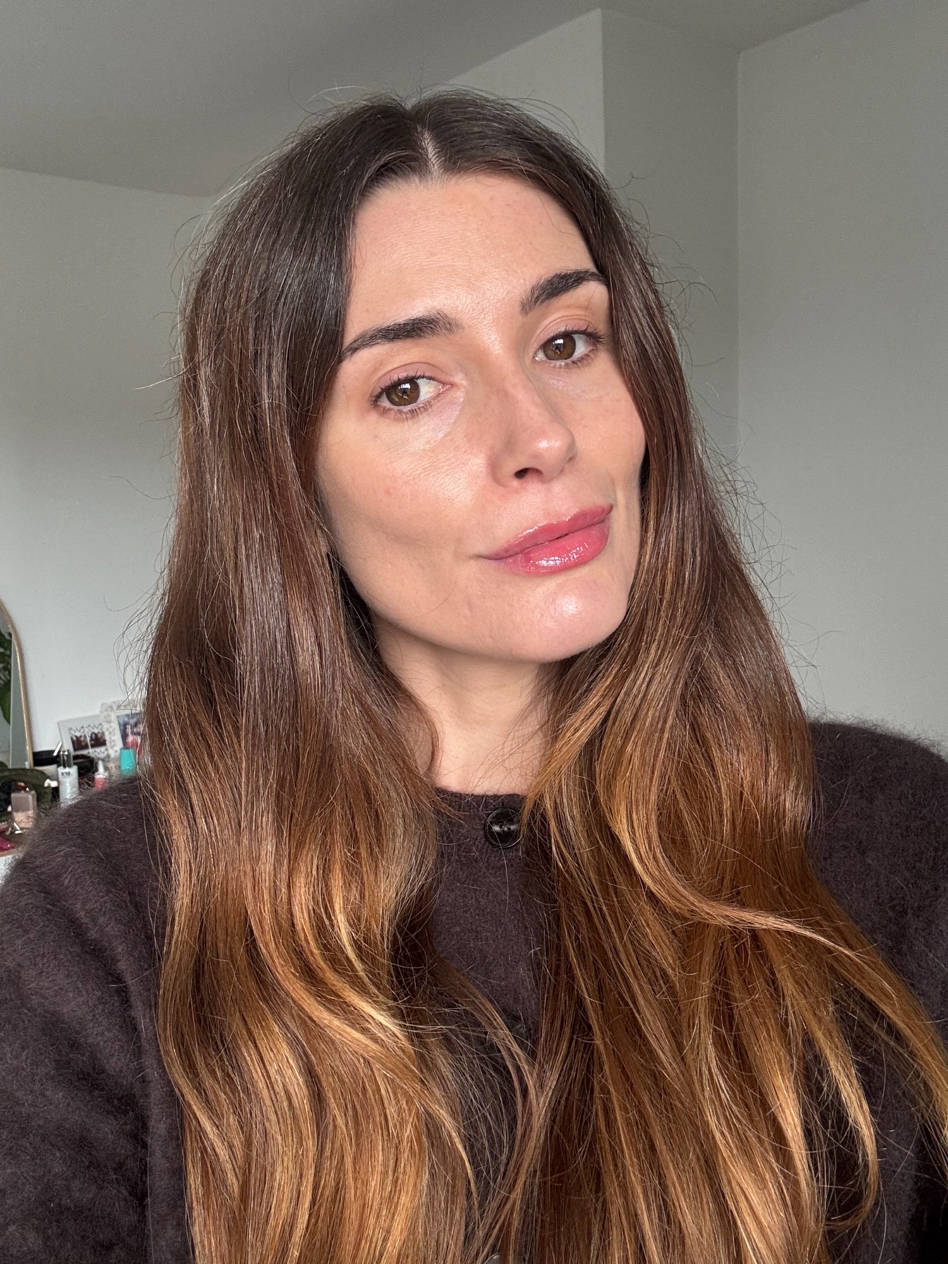 Eleanor wearing the Violette_FR Balm Amour lip balm in Rose Latte, a sheer bright pink