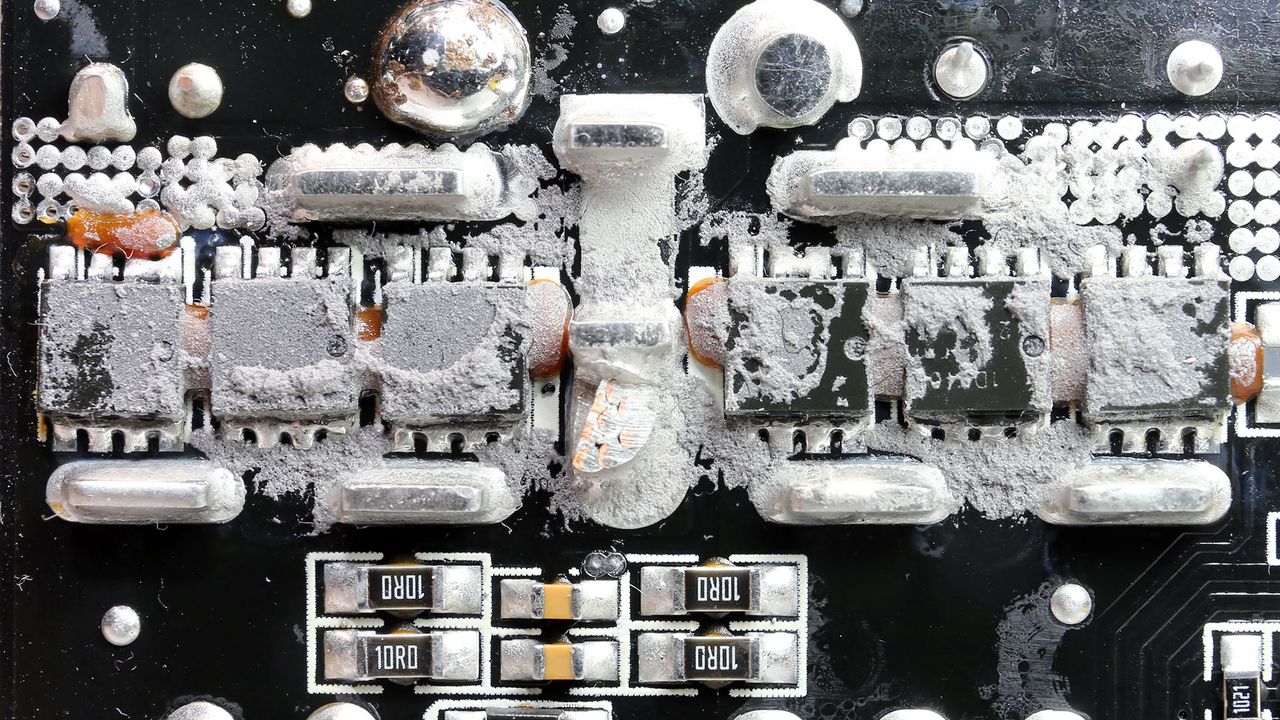 EVGA 1000 P6