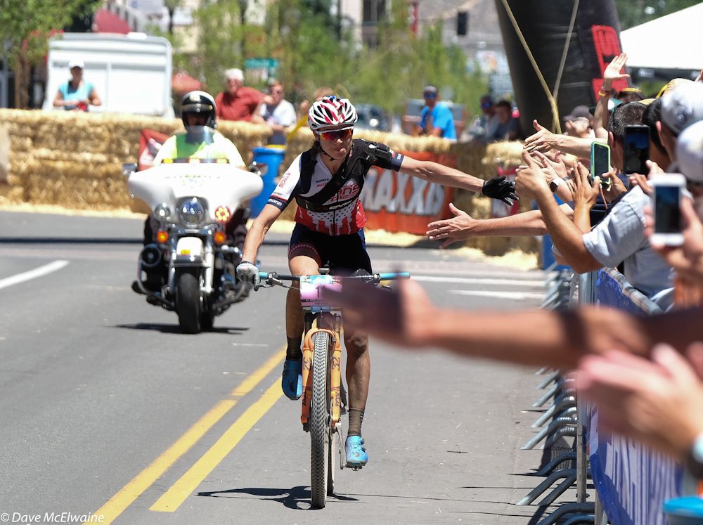 US Marathon Champion Rose Grant (Stans-Pivot) celebrates her victory with the large crowd.