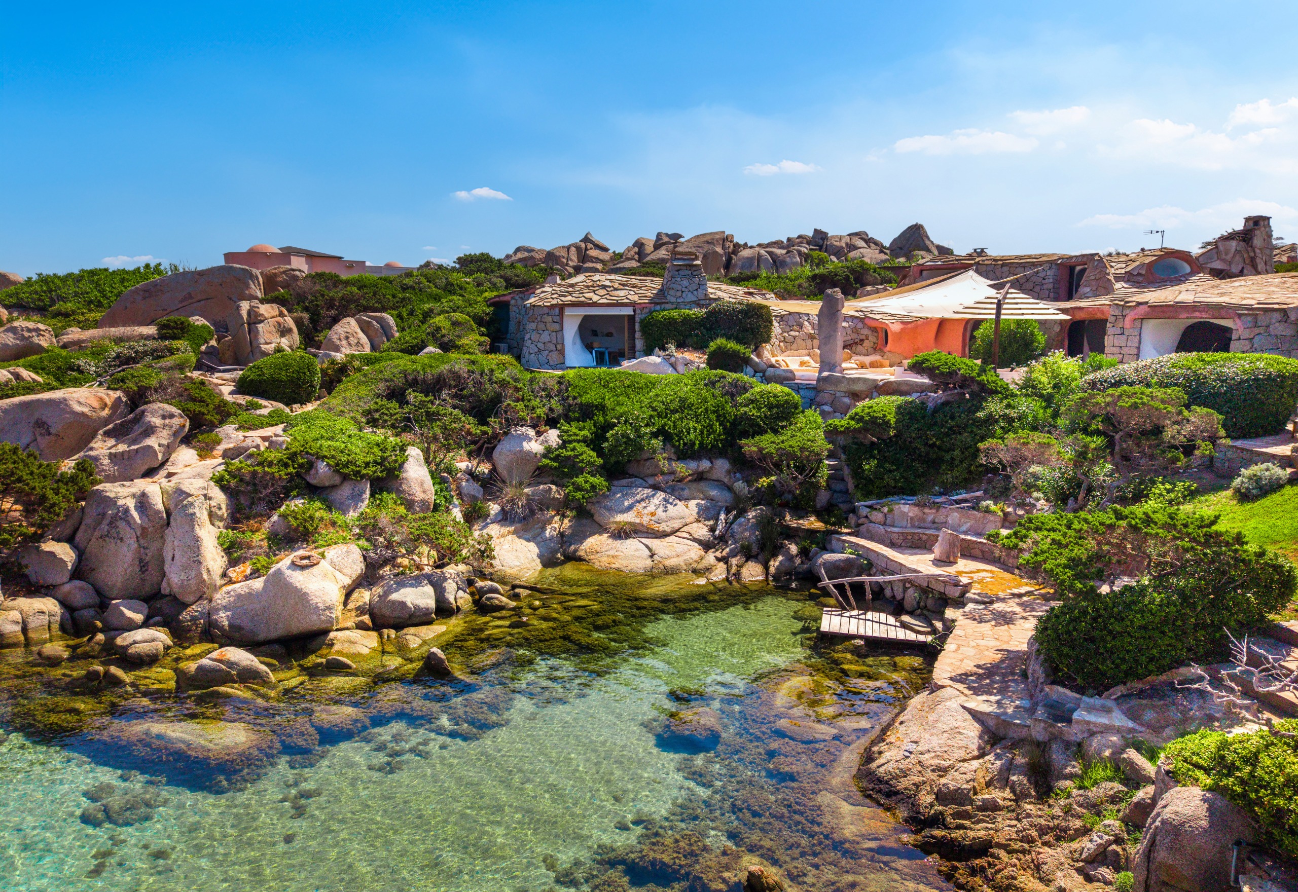 Villa Pieds Dans L'Eau, Cavallo by Savin Cou&amp;euml;lle