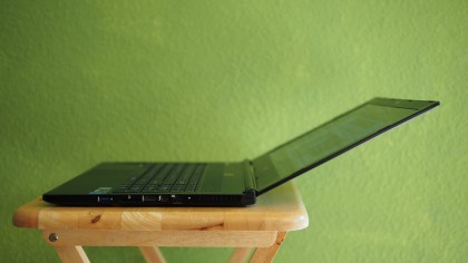 MSI WS60 maximum display tilt