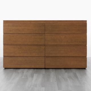 Thuma Dresser, 4x2, against a white background.