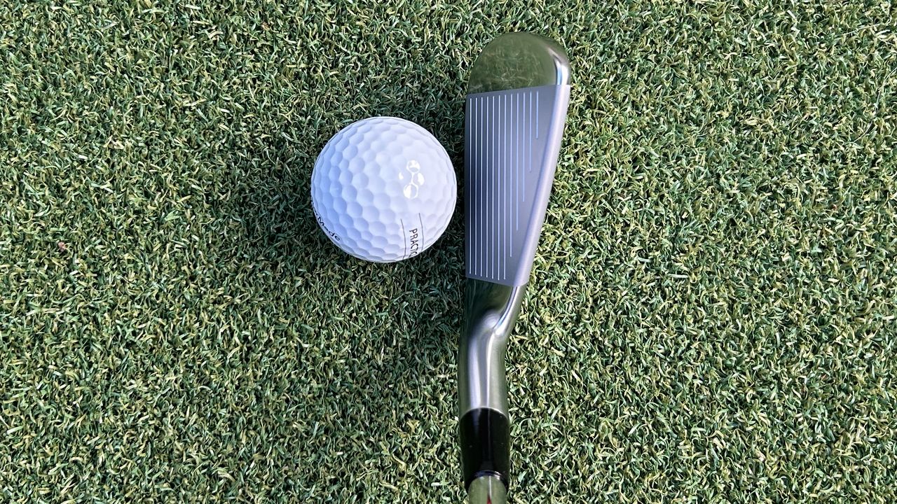 Photo of the 5 iron in the Mizuno M-13 Irons