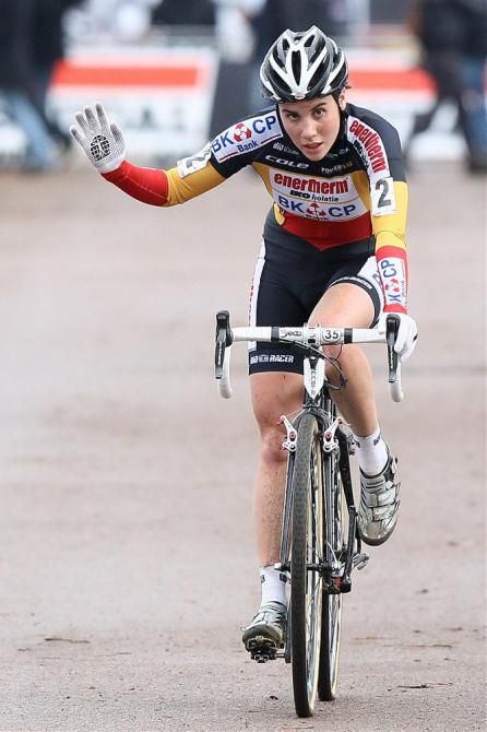 Belgian champion Sanne Cant (Enertherm-BKCP) led early at Scheldecross, but had to settle for second behind Katie Compton