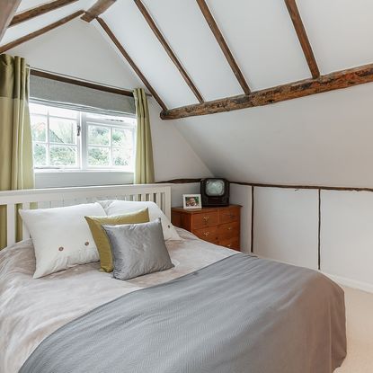 Step inside the charming Windmill Cottage in Buckinghamshire – yours ...