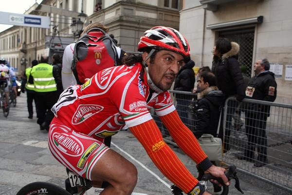 Salvatore Commesso (Meridiana - Kalev Chocolate Team) at the stage finish.