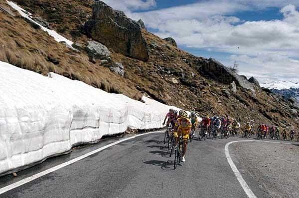 Snow persists throughout the Dolomites, even in May...