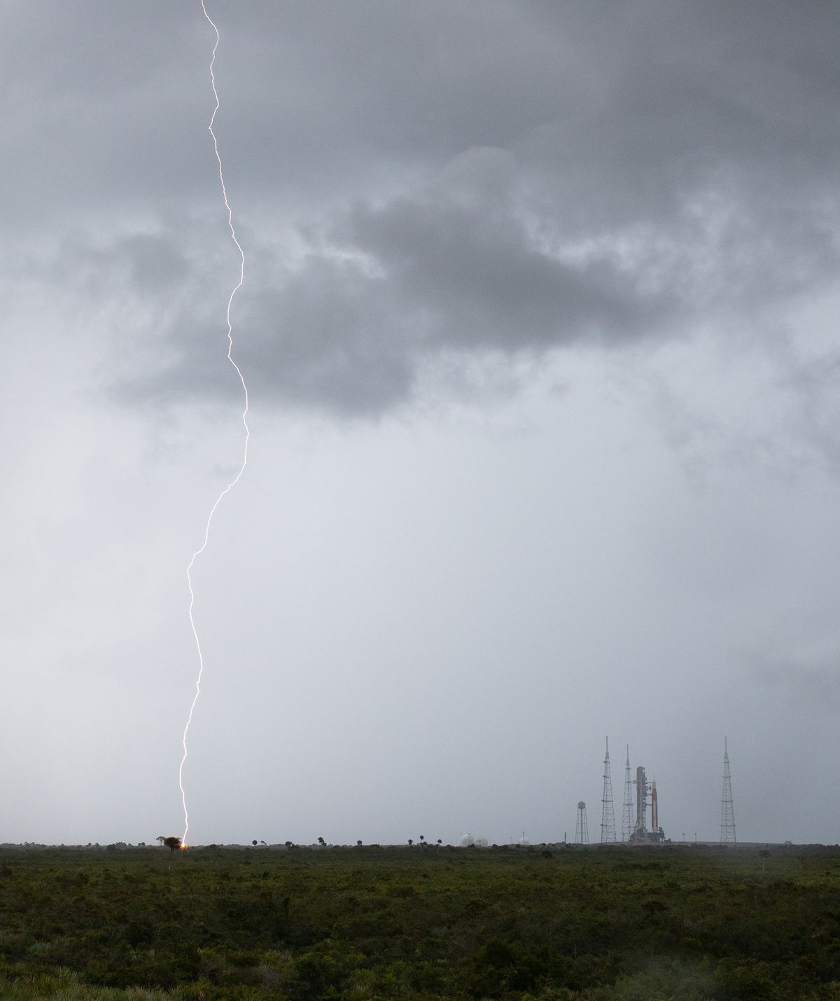 Lightning strike hits NASA's Artemis 1 moon rocket launch pad 7bPCUxaJTaYFk2h5fAejYm-1200-80