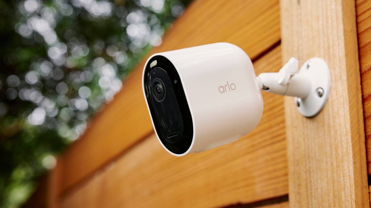 Arlo Pro 6