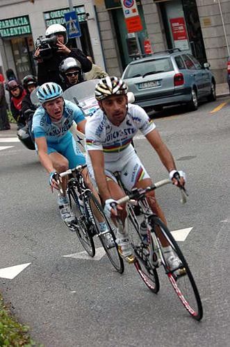 Paolo Bettini (Quick-Step) leads German Wegmann