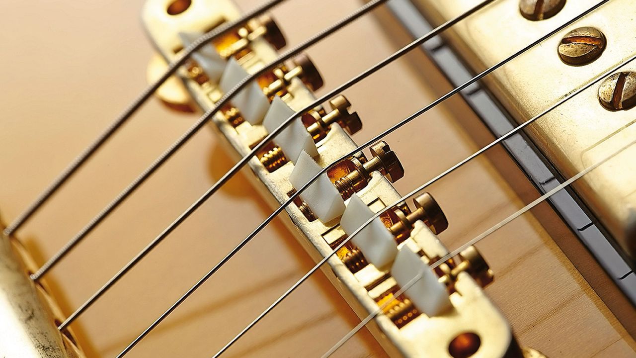 The tune-o-matic bridge on the ES-345 features nylon saddles