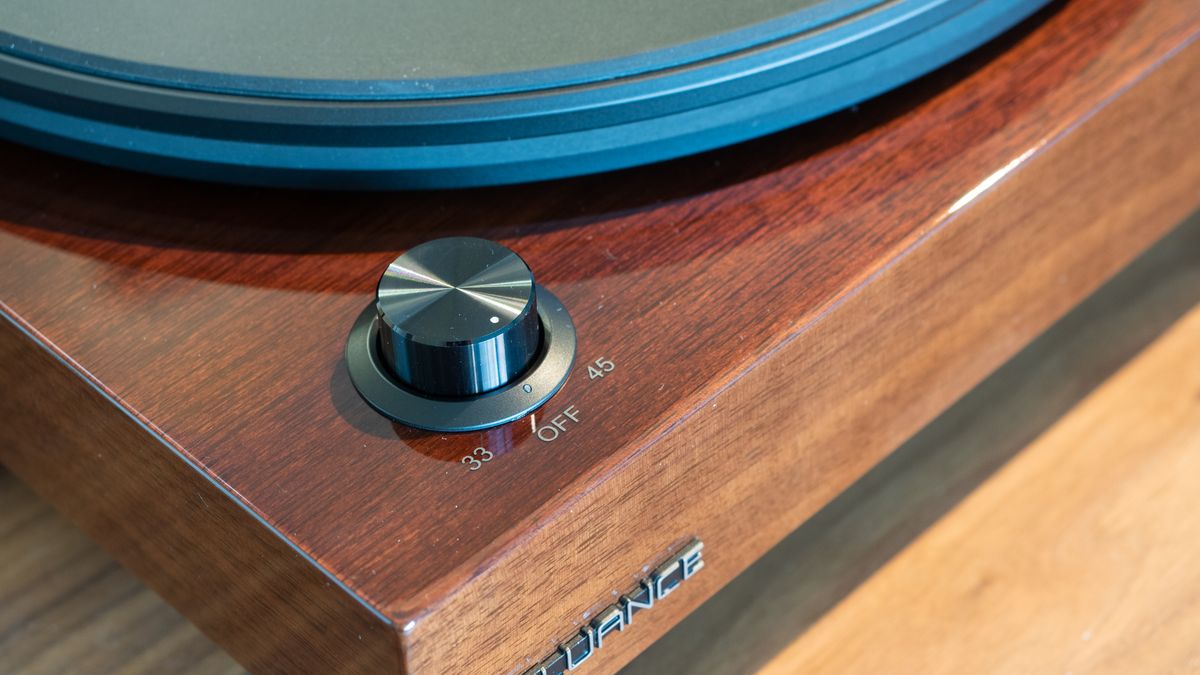 Fluance RT82