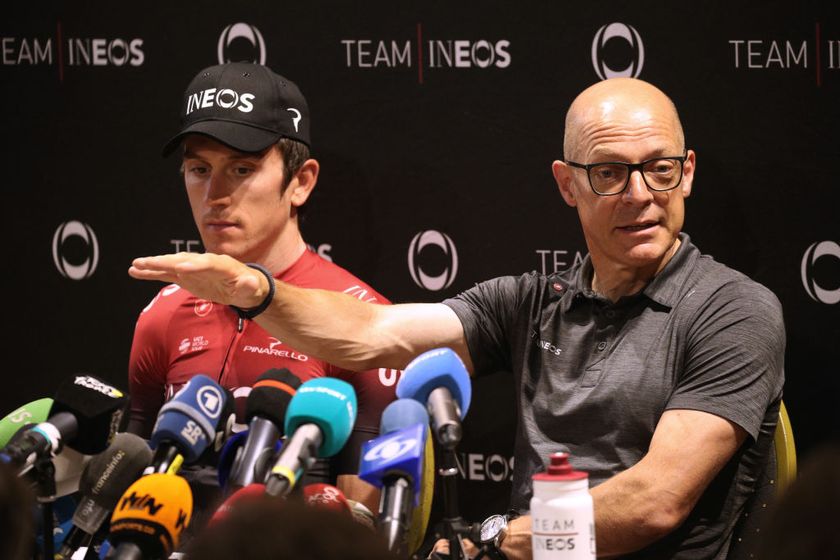 Geraint Thomas (l) and Dave Brailsford (r) at a press conference in 2019