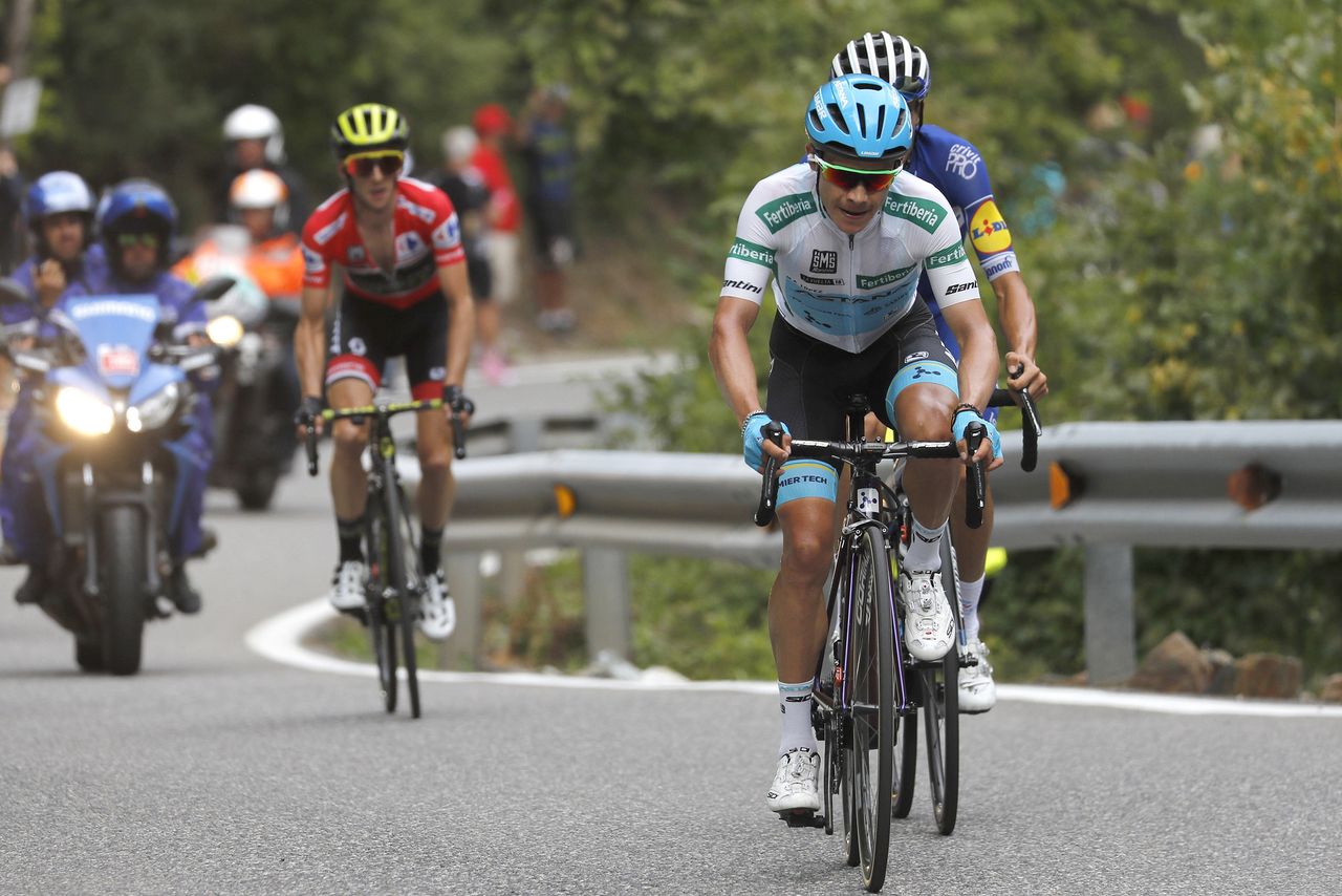 Yates tries to bridge up to Mas and Lopez