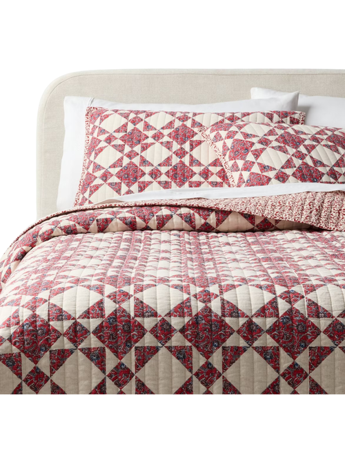 Full/Queen Patchwork Reversible Quilt Set Red