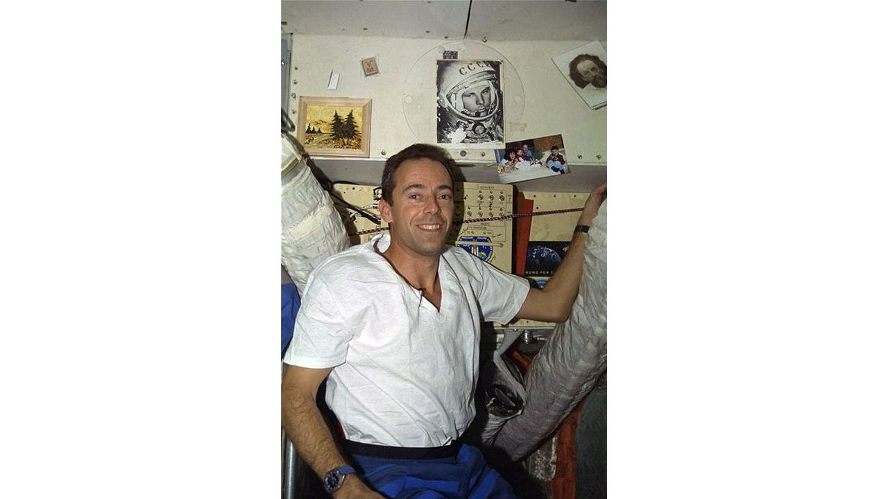 Jean-Fran&ccedil;ois Clervoy, ESA astronaut, said, On the STS-84 mission of the Space Shuttle Atlantis, in May 1997, I stayed nearly five days on the Russian Mir space station. When you enter of the core module of Mir, you could not be unaware of the photo of Gagarin.