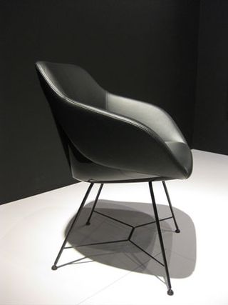 The Walter Knoll Turtle from 2004 designed by PearsonLloyd is now available in black as part of their new Black Series ‘classics in a new look’.