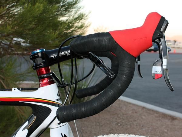 Compton is using Zipp's compact SLC2 carbon bar.
