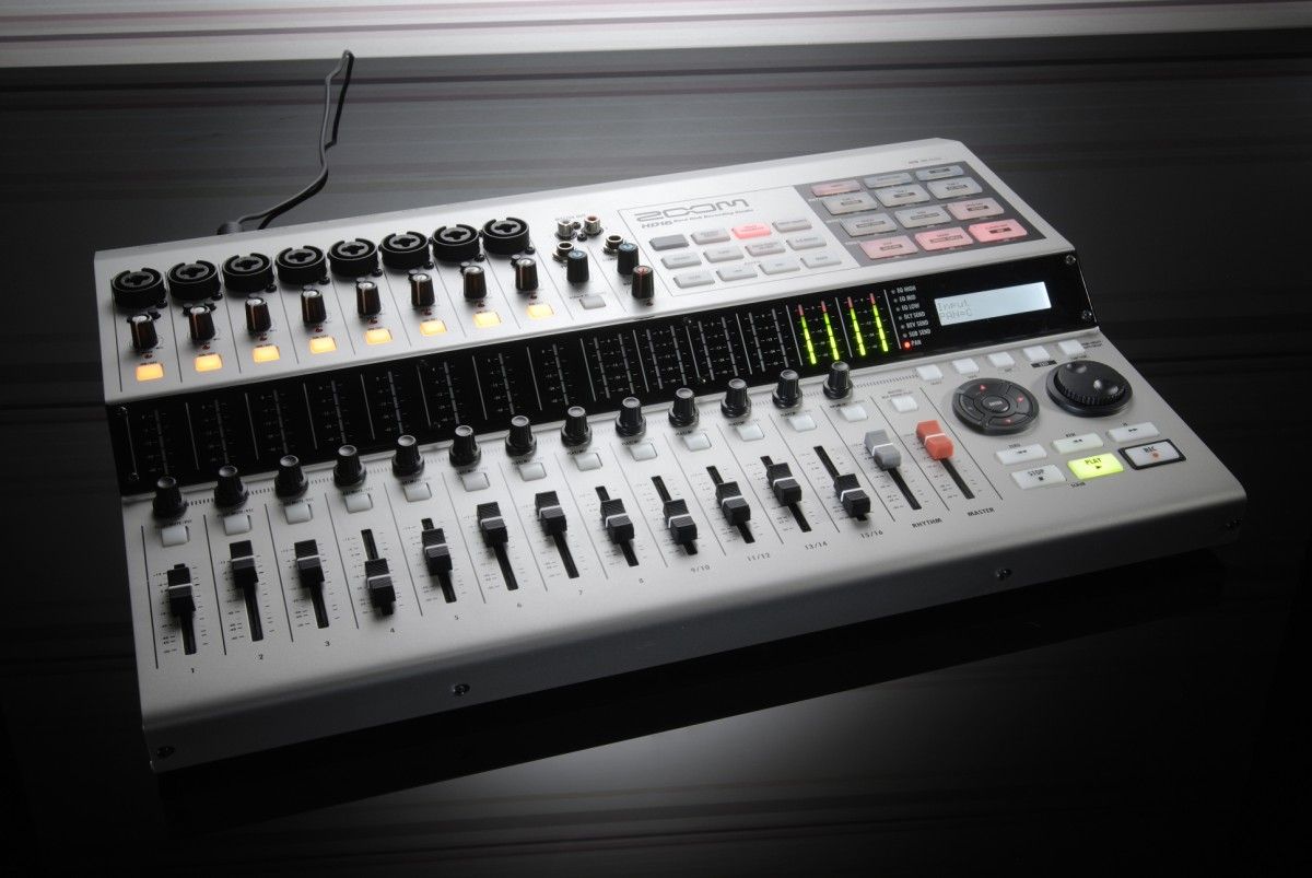 Eight mono and four stereo tracks are offered.