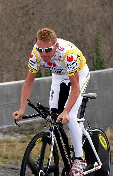 Ricc&ograve; warms up for the time trial.