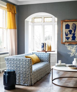 Living room feng shui ideas with blue and yellow color scheme