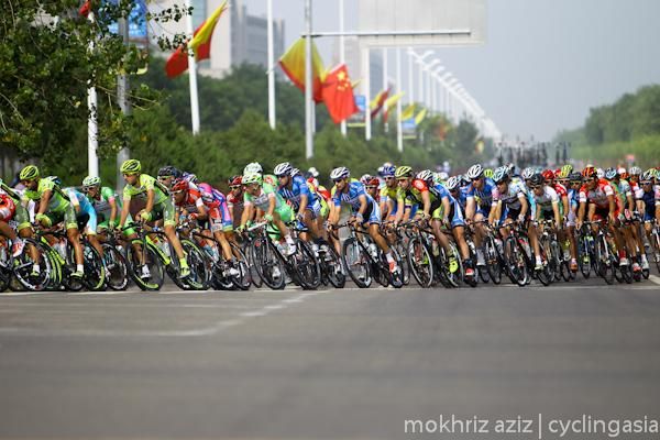 The peloton in action during stage 12 at the Tour of Qinghai Lake