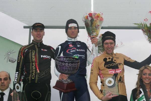 Jure Kocjan (2nd, Carmiooro NGC), Roberto Ferrari (1st, De Rosa Stac Plastic) and Giampaolo Cheula (3rd, Footon Servetto)