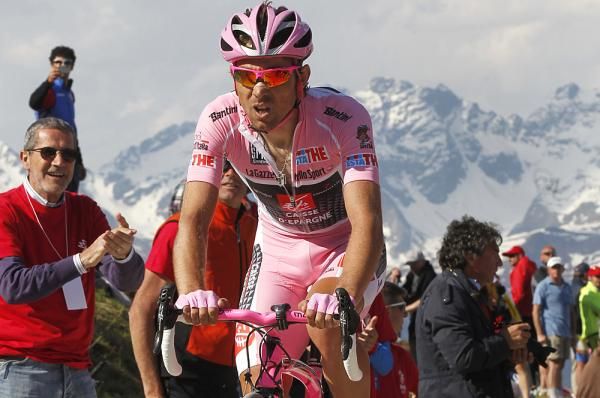 David Arroyo held onto his maglia rosa