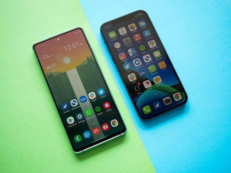 Galaxy S20 FE vs. iPhone 12