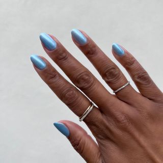 @themaniclub blue metallic manicure
